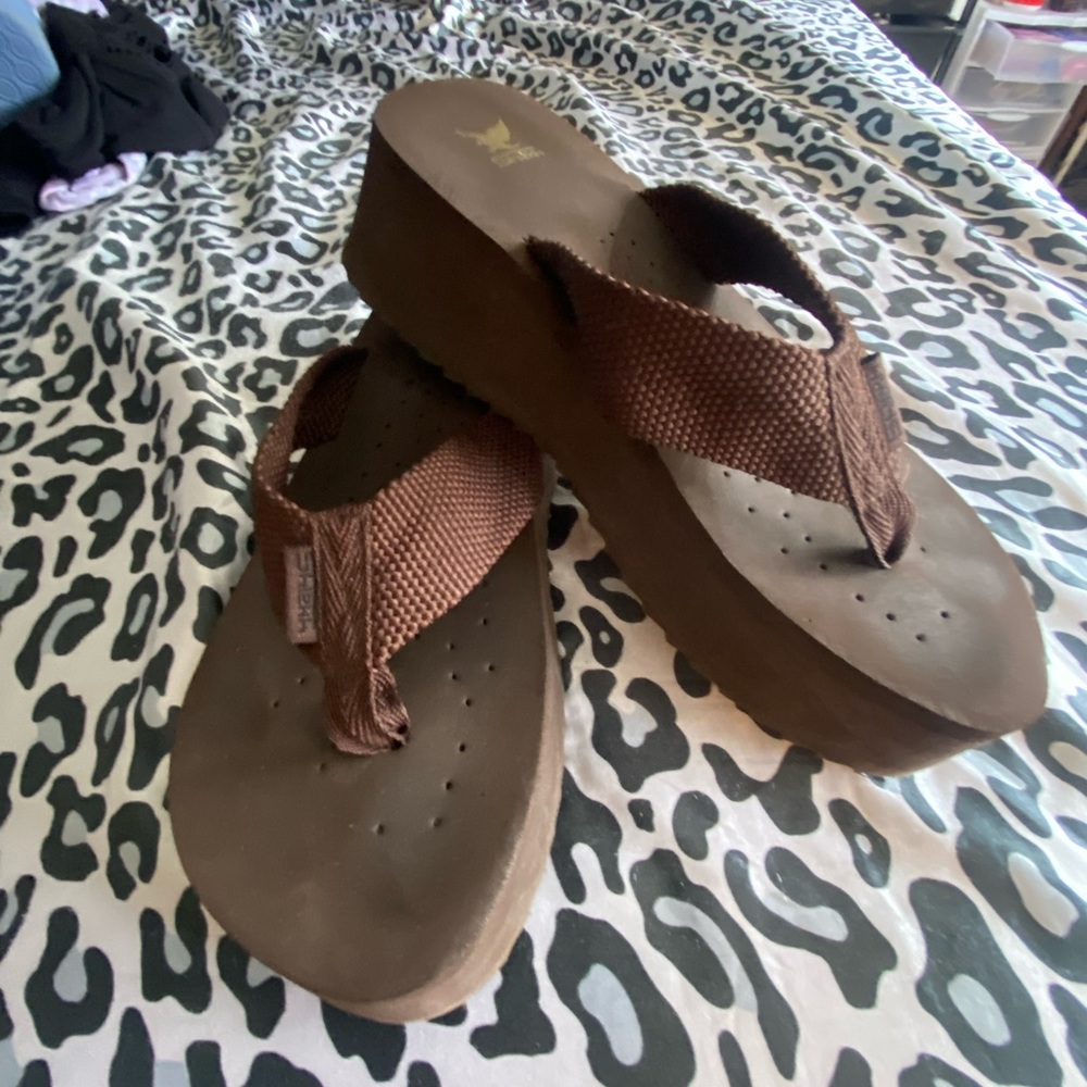 Brown Platform Flip Flop Thong Sandals Beach Shoes
NIB